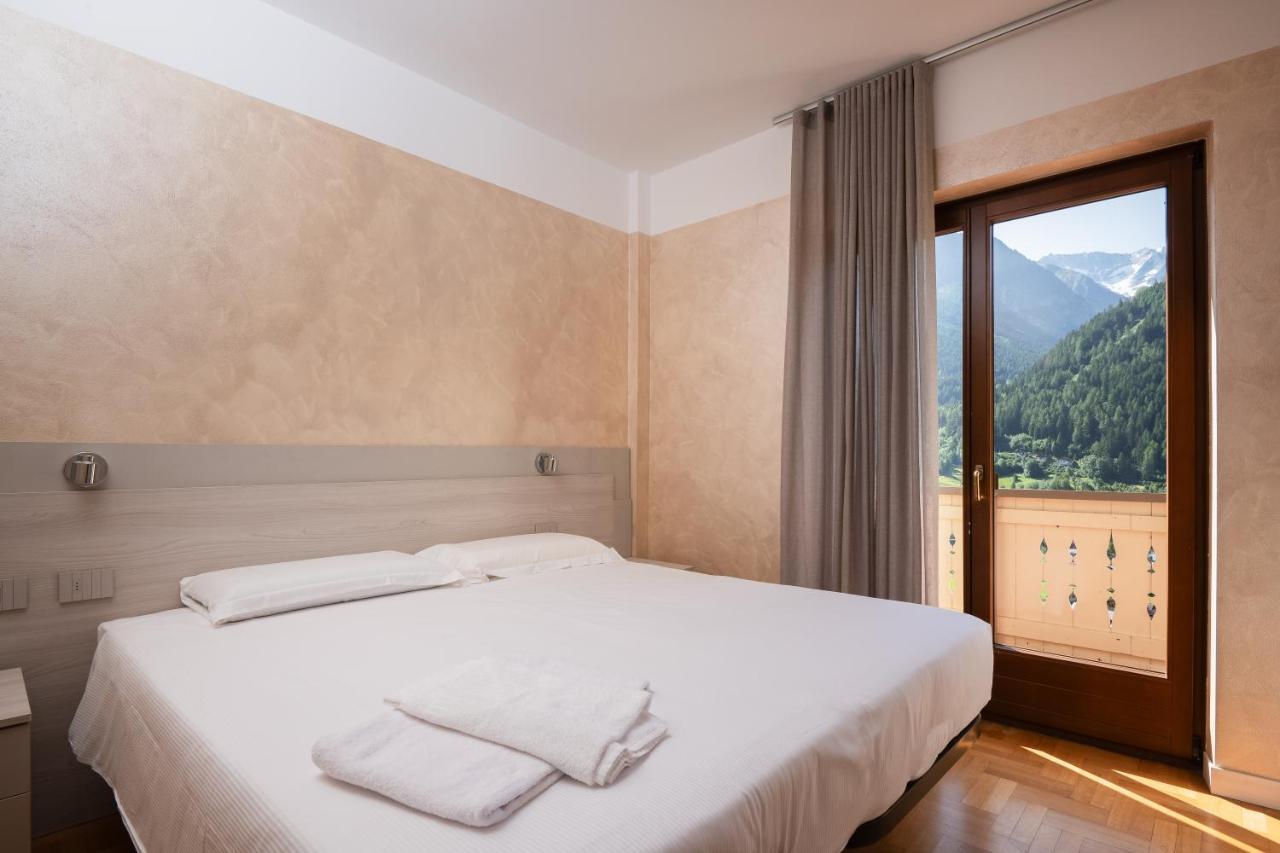 Hotel Vezza Alpine Lodge & Spa Вецца-д'Ольо Экстерьер фото